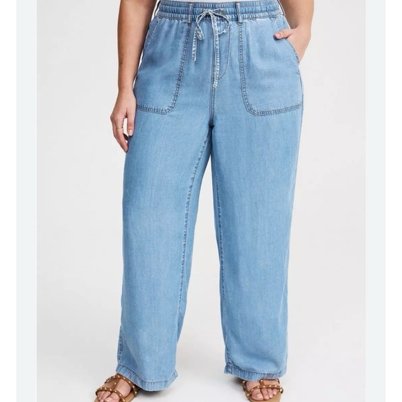 Torrid Pull On Lightweight Denim Pants Size 2S - Picture 1 of 4
